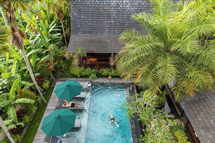 Pool 41 of 55