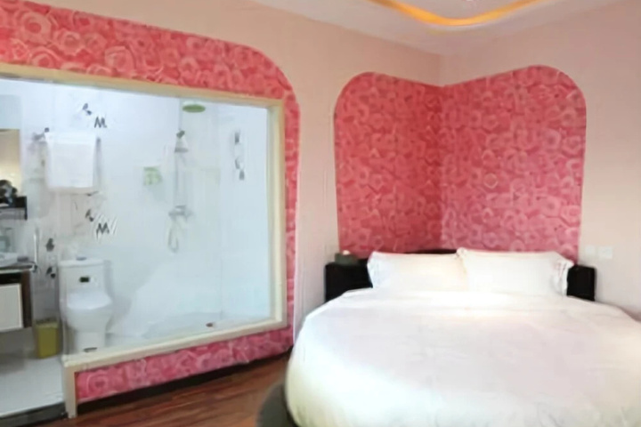 Room 5 of 15