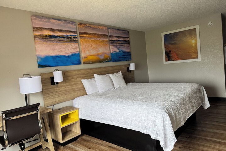 Room 9 of 70