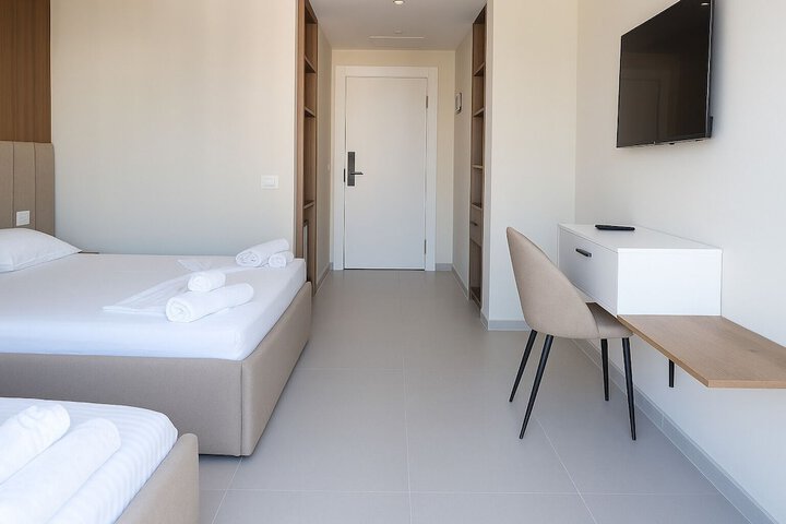 Room 8 of 20