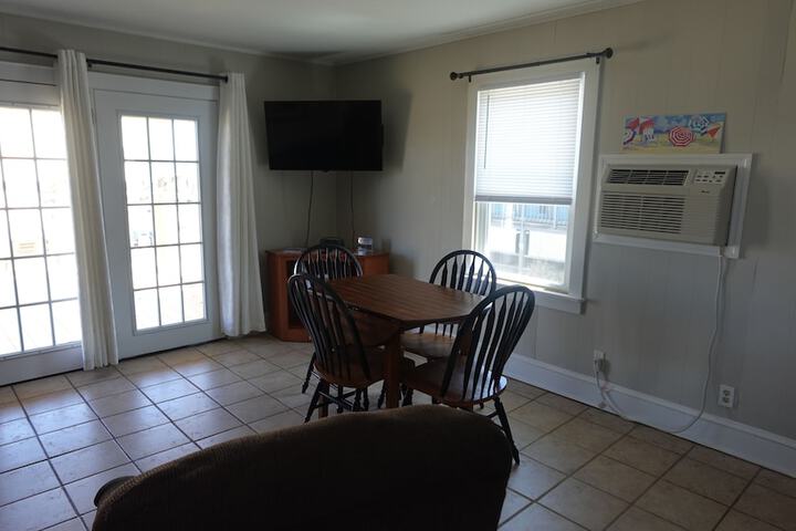 Room 73 of 282