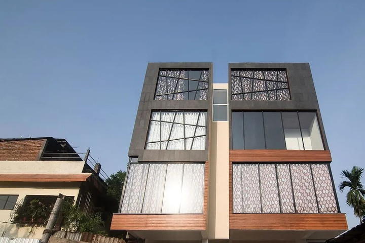 OYO 14648 Queens Casa
