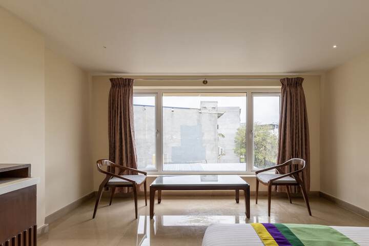 Room 16 of 40