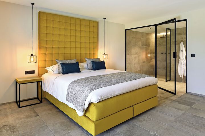 Room 46 of 68