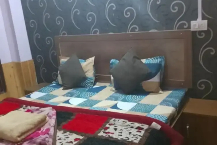 Room 8 of 13