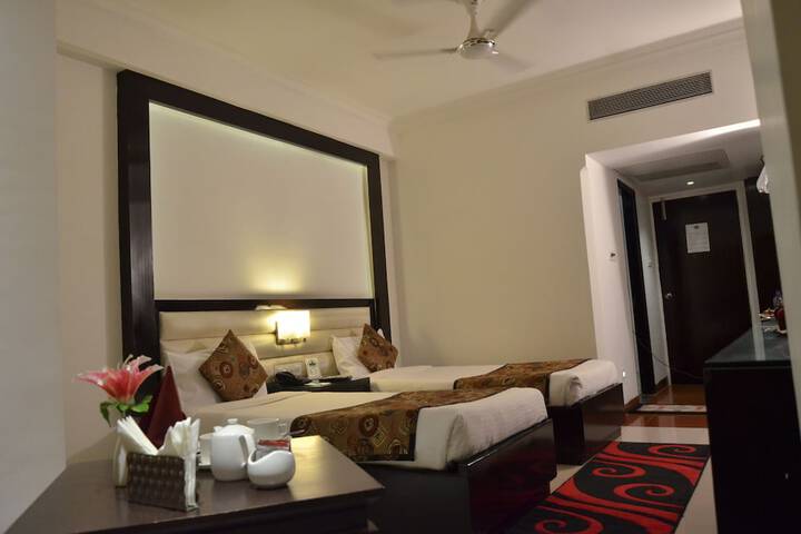 Room 5 of 38