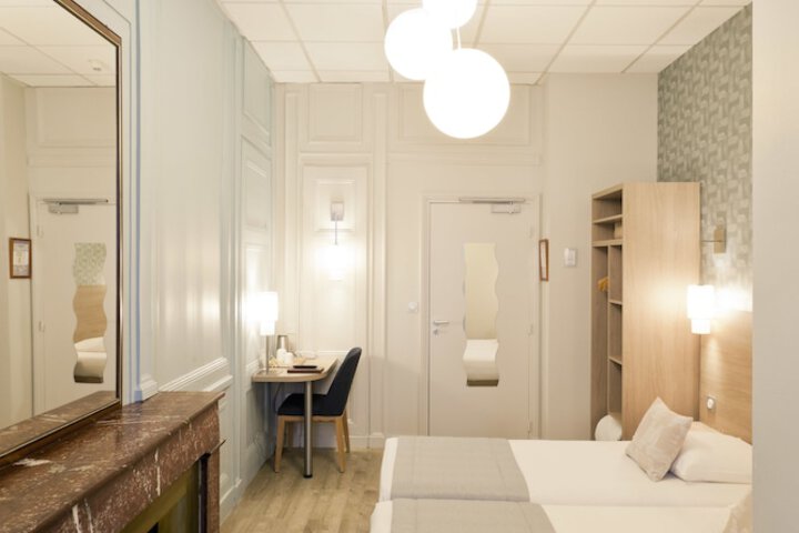 Room 8 of 43