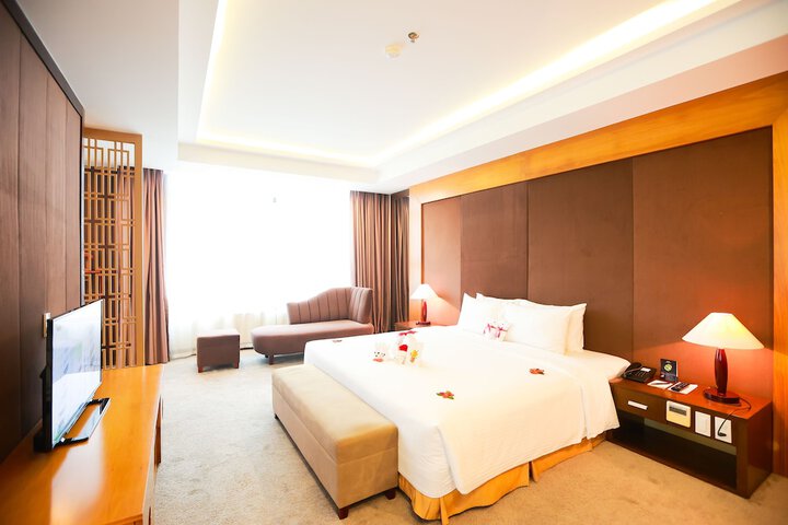 Room 12 of 65