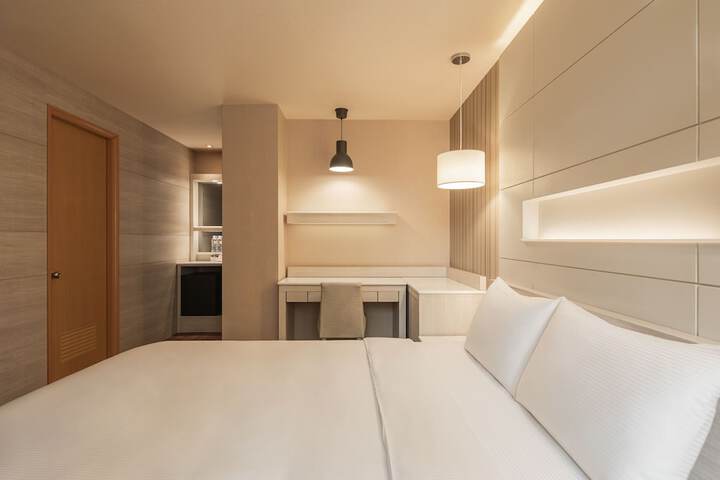 Room 25 of 38