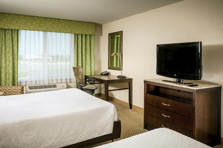 Room 10 of 25
