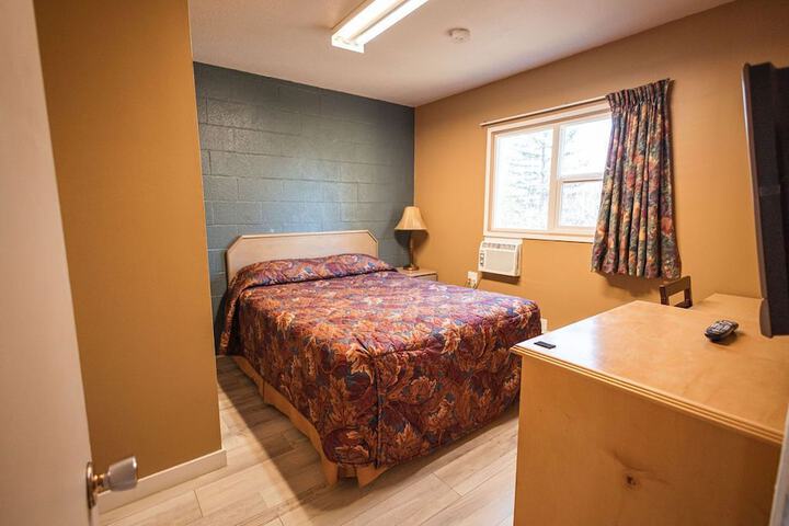 Room 35 of 68