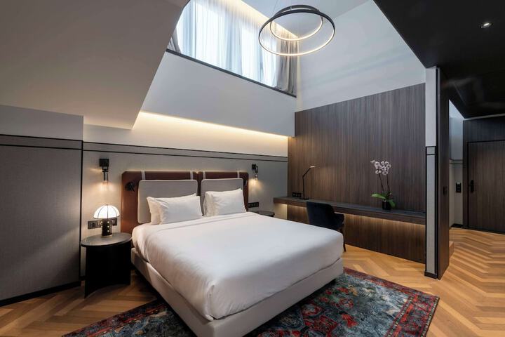 Room 32 of 116