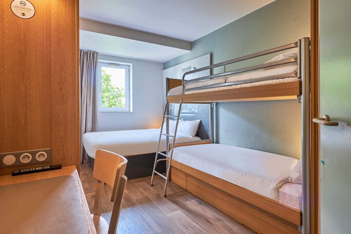 Room 8 of 23
