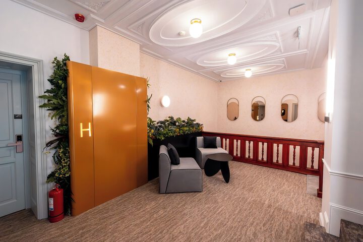 Hotel Interior 6 of 87