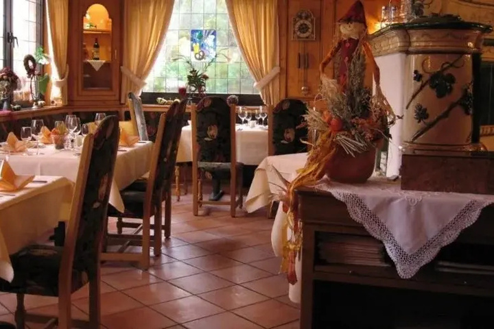 Dining 13 of 14