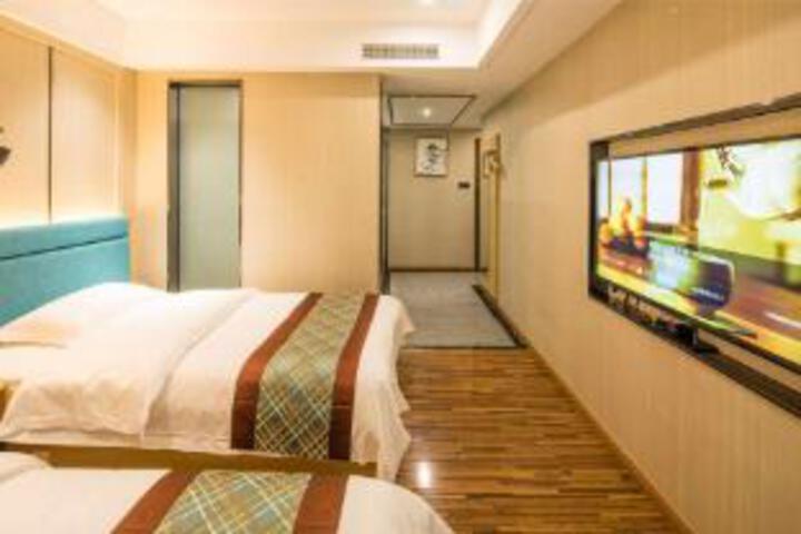Room 9 of 9