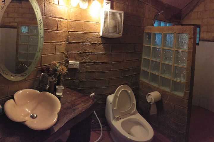 Room 28 of 60