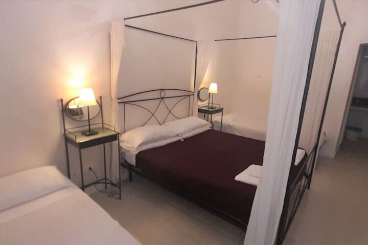 Room 16 of 60