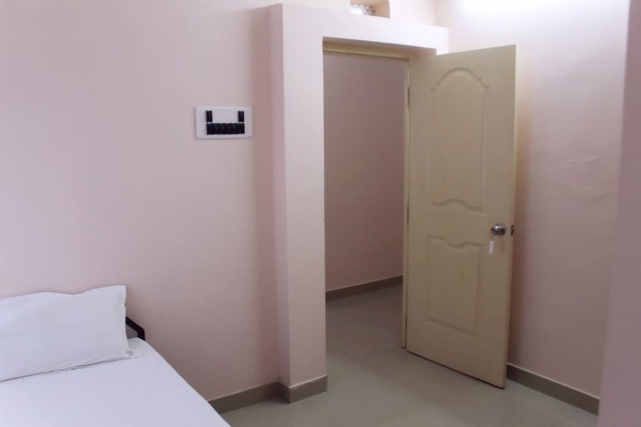 Room 3 of 53