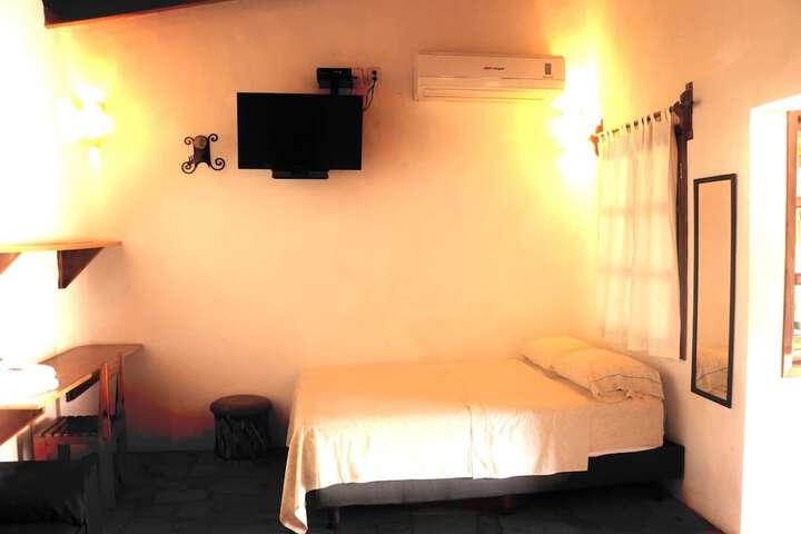 Room 11 of 34