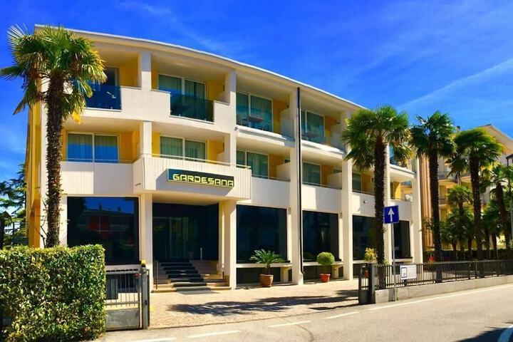 Hotel 68 of 71