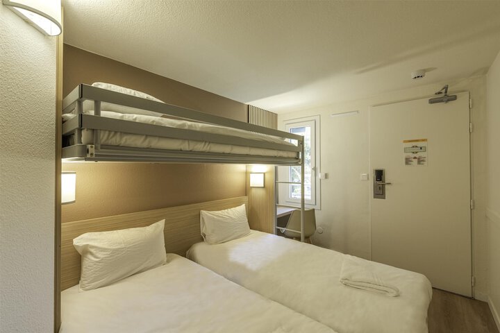 Room 6 of 36