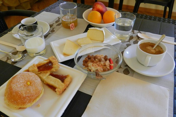 Breakfast/Coffee Service 16 of 18