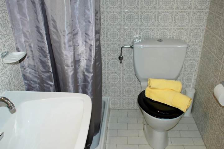 Room 10 of 21