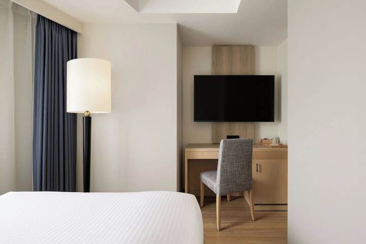 Room 29 of 63