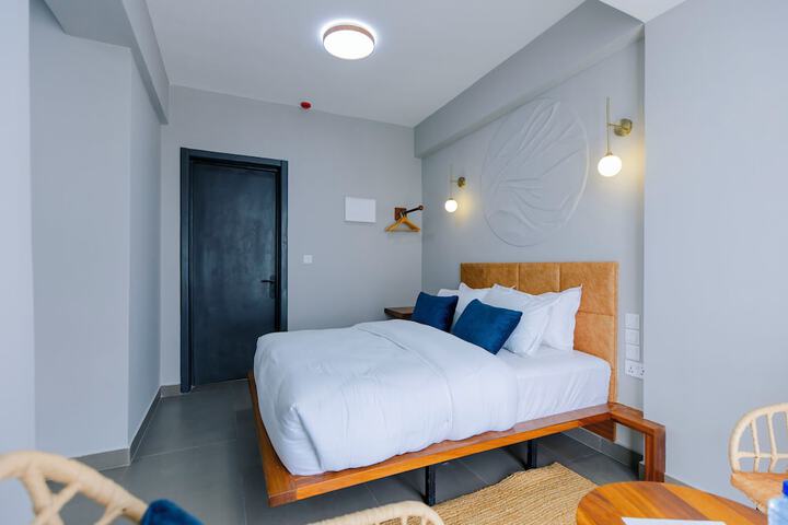 Room 4 of 61