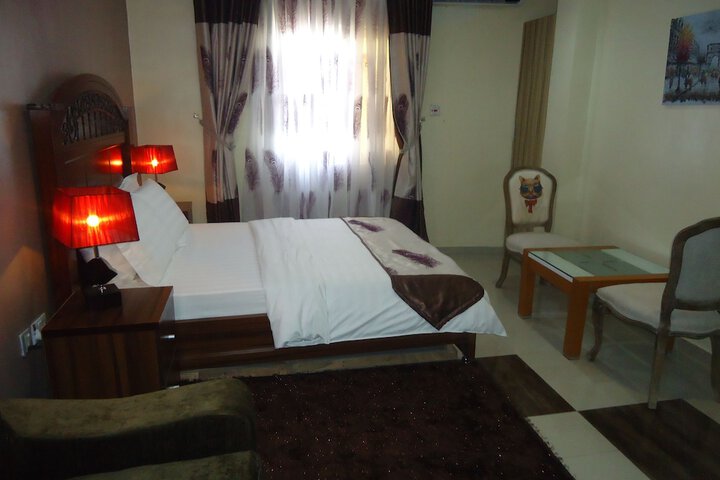Room 4 of 29