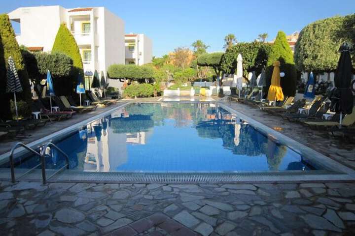 Pool Hotel