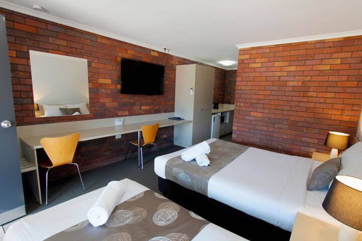 Room 16 of 60