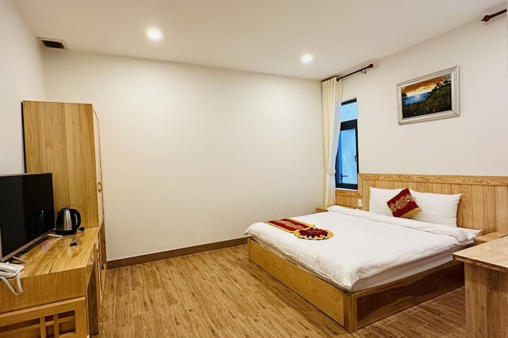 Room 7 of 11