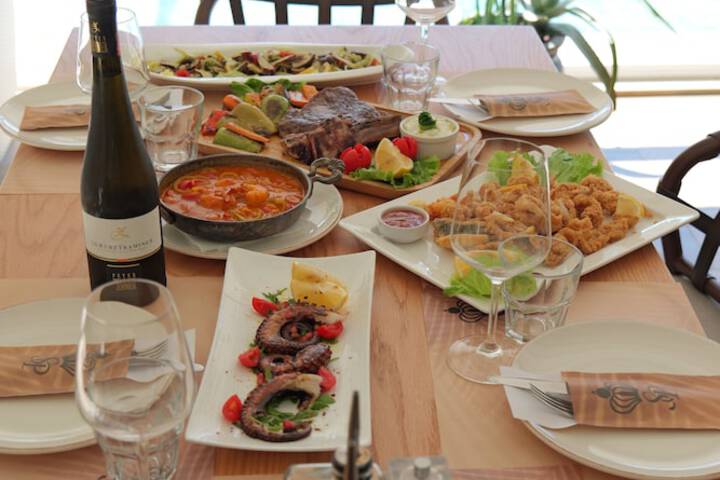 Dining 47 of 79