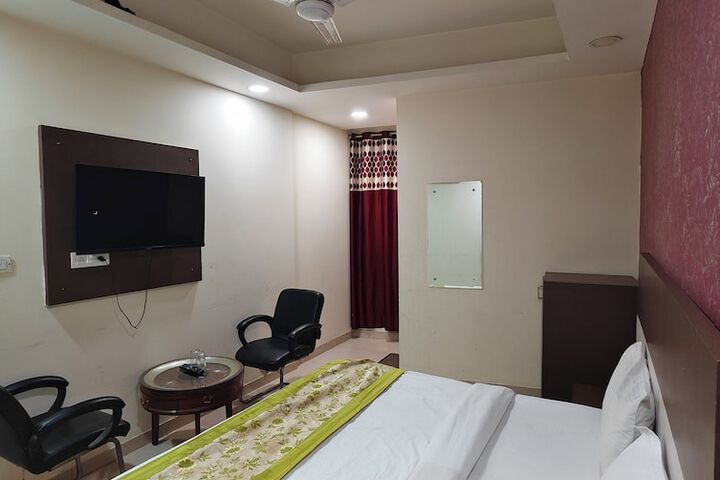 Room 27 of 51