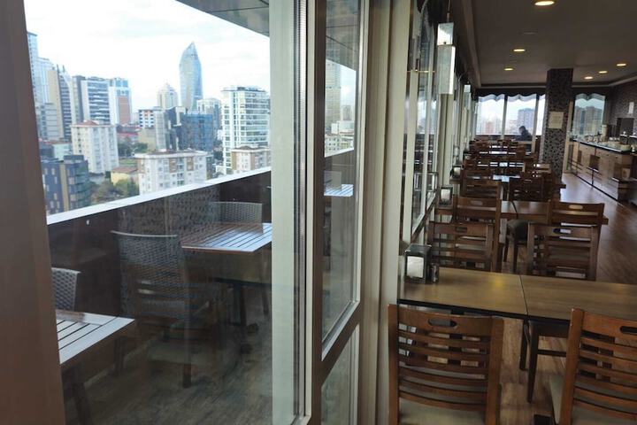Breakfast area