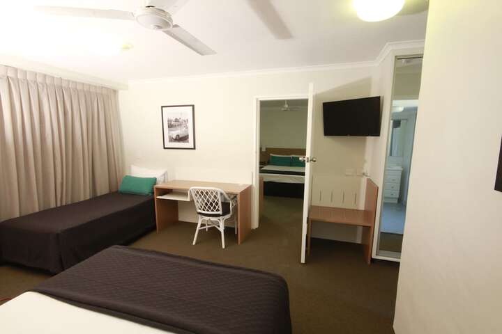 Room 3 of 41
