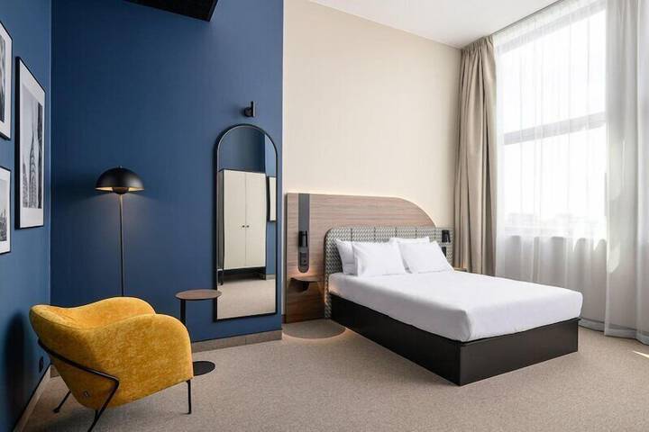 Room 10 of 96