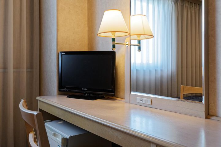 Room 16 of 26