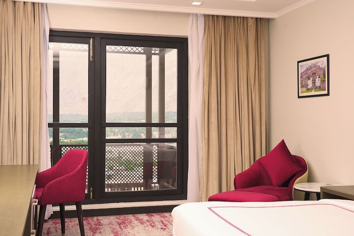 Room 12 of 30