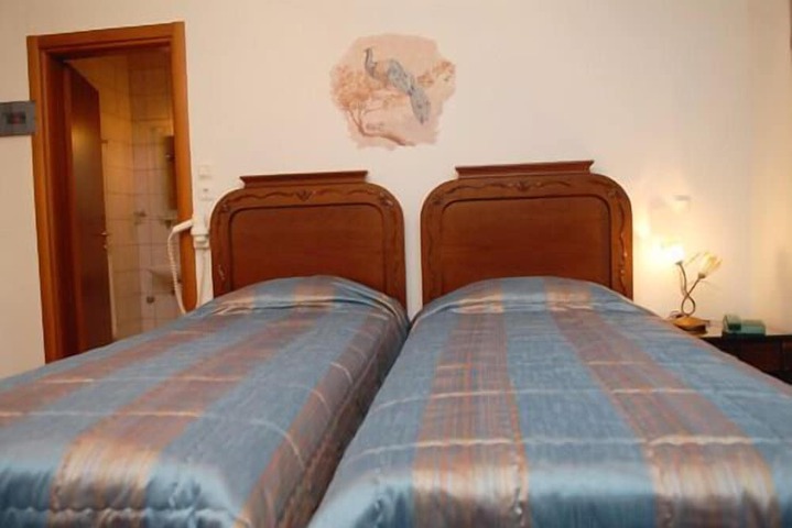 Room 3 of 23