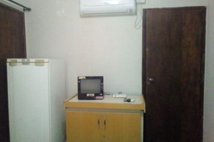 Room 11 of 30