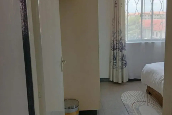 Room 4 of 25