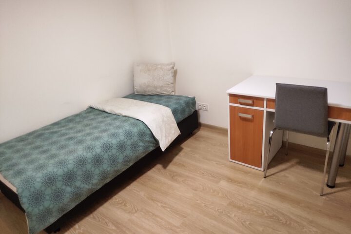 Room 11 of 128