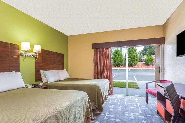 1 King Bed (7 of 7)