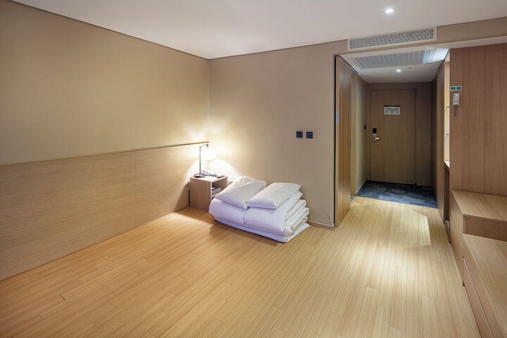 Room 29 of 122