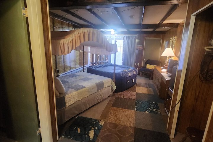 2 Double Beds (19 of 28)
