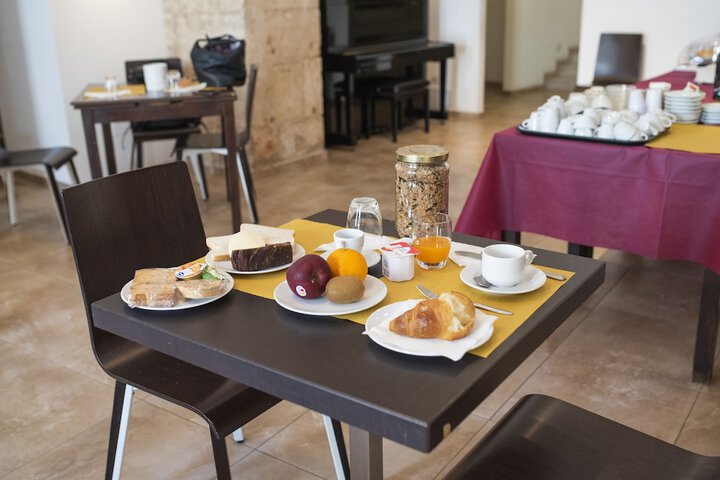 Breakfast/Coffee Service 21 of 39