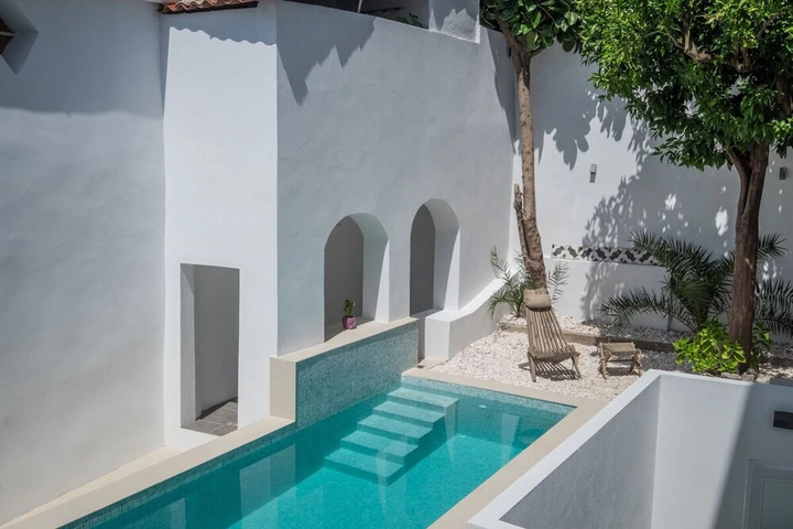 Pool 14 of 24